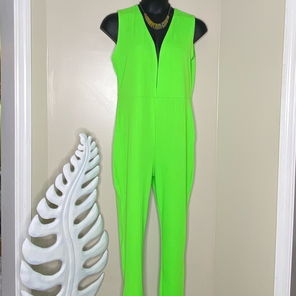 BooHoo NEON Green Deep V Romper Playsuit Size 18